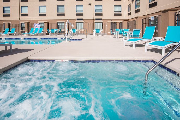 Imagen de la piscina del Hotel Holiday Inn Express and Suites Pahrump, An Ihg. Foto 20