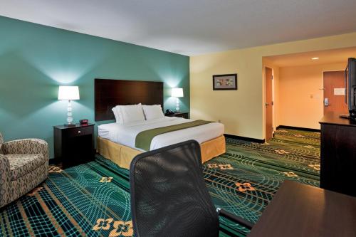 Imagen de la habitación del Hotel Holiday Inn Express and Suites Palm Bay, An Ihg. Foto 7