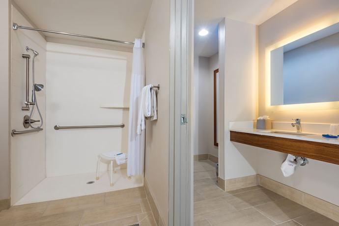 Imagen de la habitación del Hotel Holiday Inn Express and Suites Peoria North - Glendale, An Ihg. Foto 5