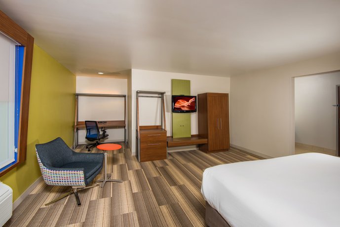 Imagen de la habitación del Hotel Holiday Inn Express and Suites Peoria North - Glendale, An Ihg. Foto 13