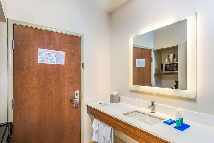 Imagen de la habitación del Hotel Holiday Inn Express and Suites Peoria North - Glendale, An Ihg. Foto 18