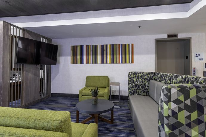 Imagen de los interiores del Hotel Holiday Inn Express and Suites Petersburg-dinwiddie, An Ihg. Foto 15