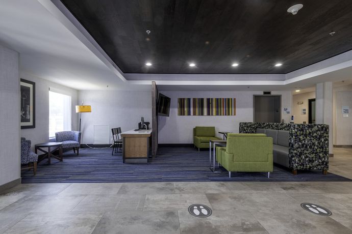 Imagen de los interiores del Hotel Holiday Inn Express and Suites Petersburg-dinwiddie, An Ihg. Foto 18