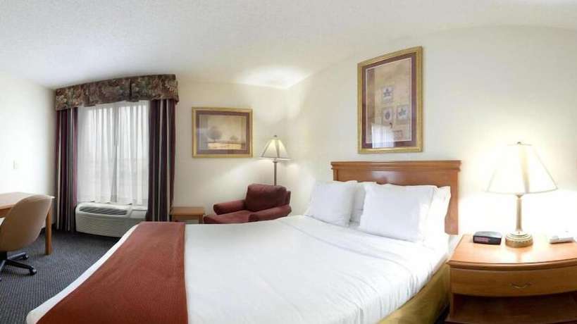 Imagen de la habitación del Hotel Holiday Inn Express and Suites Petersburg-dinwiddie, An Ihg. Foto 12