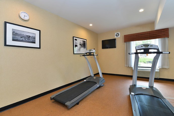 Imagen de los interiores del Hotel Holiday Inn Express and Suites Petersburg-dinwiddie, An Ihg. Foto 20