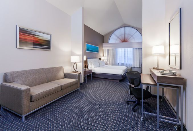 Imagen de la habitación del Hotel Holiday Inn Express and Suites Pharr, an IHG. Foto 13