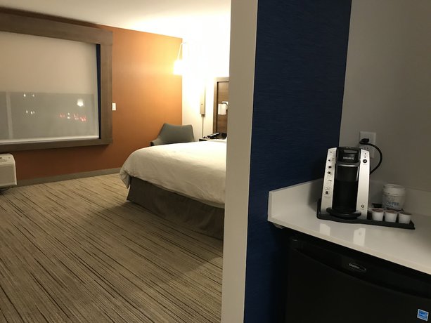 Imagen de la habitación del Hotel Holiday Inn Express and Suites Phoenix - Airport North, an IHG. Foto 11