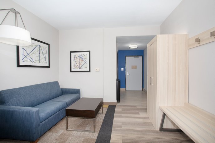 Imagen de la habitación del Hotel Holiday Inn Express and Suites Phoenix - Glendale Sports Dist, an IHG. Foto 3