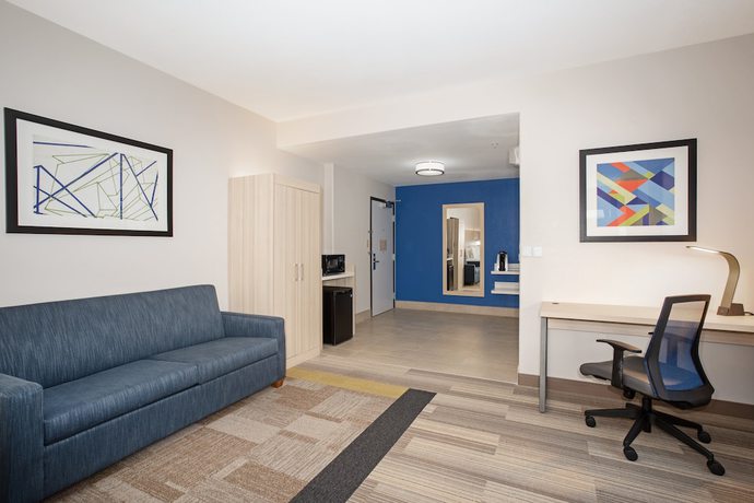 Imagen de la habitación del Hotel Holiday Inn Express and Suites Phoenix - Glendale Sports Dist, an IHG. Foto 13