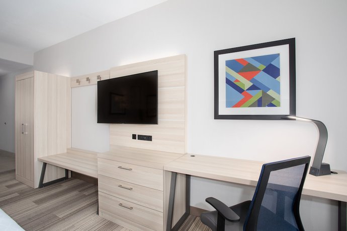 Imagen de la habitación del Hotel Holiday Inn Express and Suites Phoenix - Glendale Sports Dist, an IHG. Foto 14