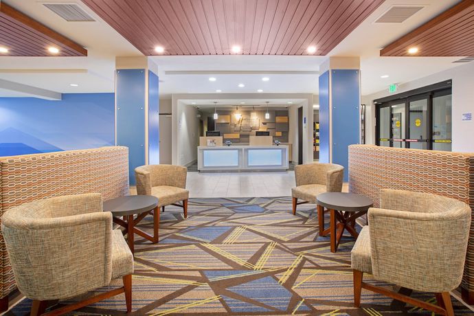 Imagen de los interiores del Hotel Holiday Inn Express and Suites Phoenix - Glendale Sports Dist, an IHG. Foto 20