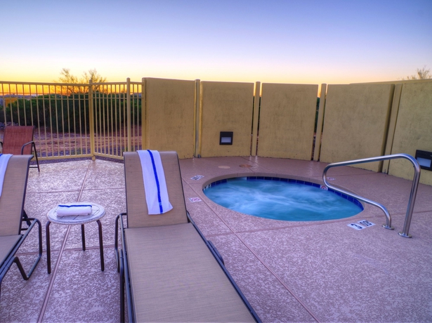 Imagen de los exteriores del Hotel Holiday Inn Express and Suites Phoenix North Scottsdale, An Ihg. Foto 8