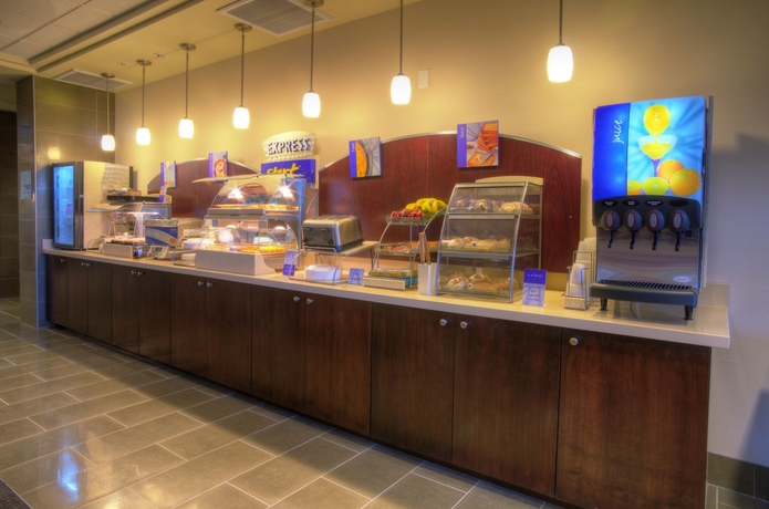 Imagen del bar/restaurante del Hotel Holiday Inn Express and Suites Phoenix North Scottsdale, An Ihg. Foto 1
