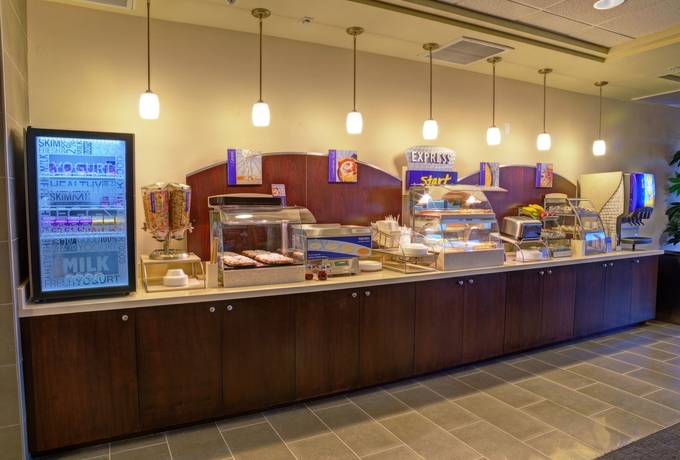 Imagen del bar/restaurante del Hotel Holiday Inn Express and Suites Phoenix North Scottsdale, An Ihg. Foto 2