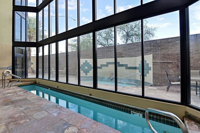 Imagen de la piscina del Hotel Holiday Inn Express and Suites Phoenix - Tempe, An Ihg. Foto 16