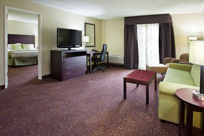 Imagen de la habitación del Hotel Holiday Inn Express and Suites Pittsburgh Airport, An Ihg. Foto 12