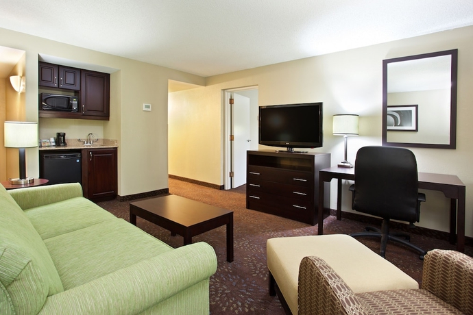 Imagen de la habitación del Hotel Holiday Inn Express and Suites Pittsburgh Airport, An Ihg. Foto 13