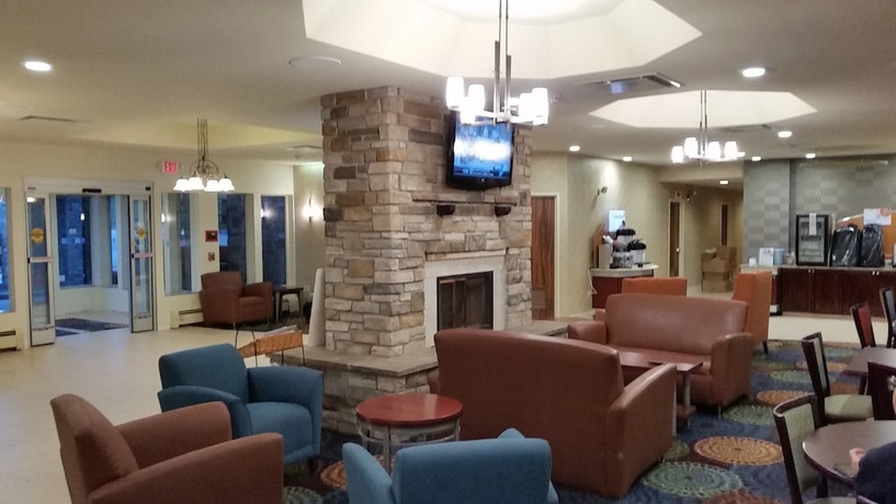 Imagen de los interiores del Hotel Holiday Inn Express and Suites Pittsburgh Airport, An Ihg. Foto 16