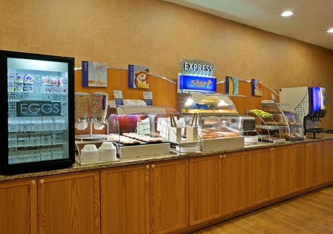 Imagen del bar/restaurante del Hotel Holiday Inn Express and Suites Pittsburgh Airport, An Ihg. Foto 4