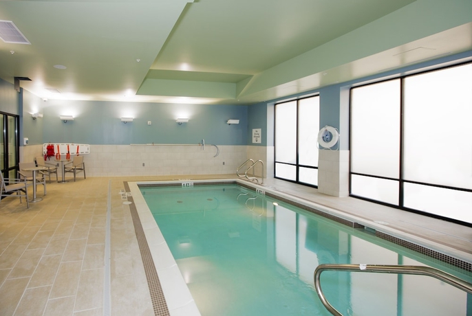 Imagen de la piscina del Hotel Holiday Inn Express and Suites Pittsburgh North Shore, An Ihg. Foto 18