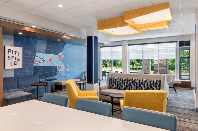 Imagen de los interiores del Hotel Holiday Inn Express and Suites Pittsfield-Lenox-Berkshires by IHG. Foto 16