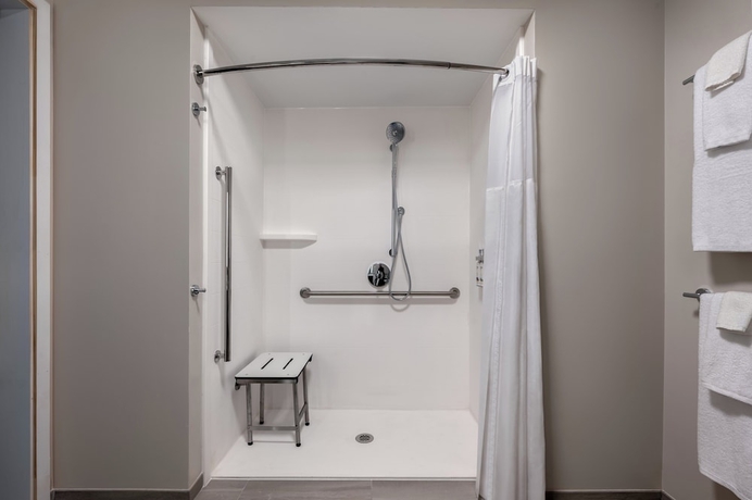 Imagen de la habitación del Hotel Holiday Inn Express and Suites Pittsfield-Lenox-Berkshires by IHG. Foto 14