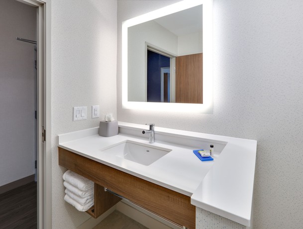 Imagen de la habitación del Hotel Holiday Inn Express and Suites Plano East - Richardson, an IHG. Foto 16