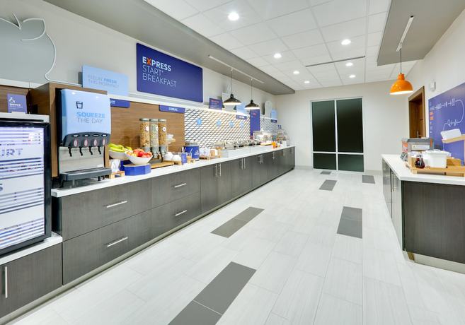 Imagen del bar/restaurante del Hotel Holiday Inn Express and Suites Plano - The Colony, an IHG. Foto 2