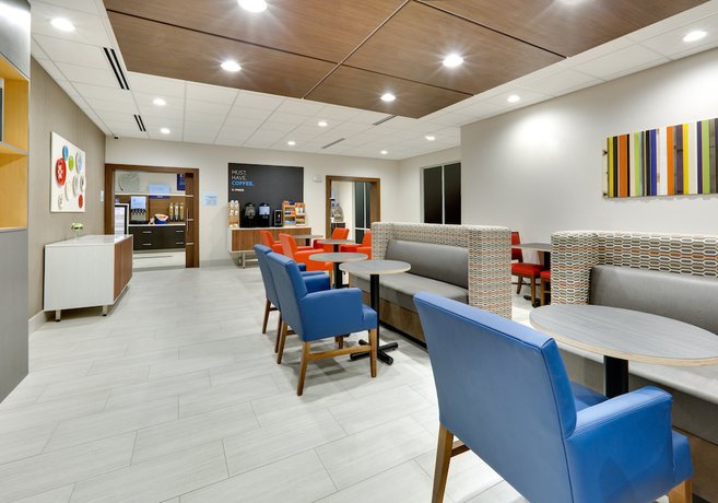 Imagen del bar/restaurante del Hotel Holiday Inn Express and Suites Plano - The Colony, an IHG. Foto 4