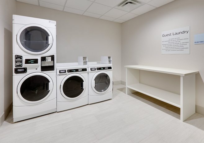 Imagen de los interiores del Hotel Holiday Inn Express and Suites Plano - The Colony, an IHG. Foto 16