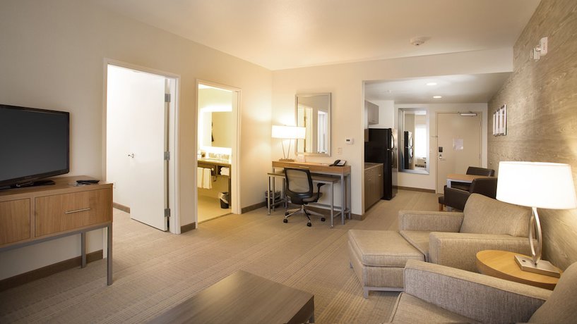 Imagen de la habitación del Hotel Holiday Inn Express and Suites Pocatello, an IHG. Foto 17