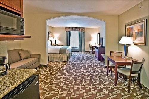 Imagen de la habitación del Hotel Holiday Inn Express and Suites Port St. Lucie West, An Ihg. Foto 14