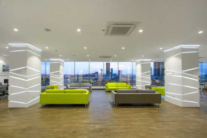 Imagen de los interiores del Hotel Holiday Inn Express and Suites Puebla Angelopolis. Foto 14