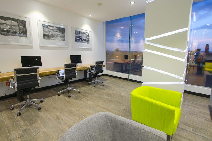 Imagen de los interiores del Hotel Holiday Inn Express and Suites Puebla Angelopolis. Foto 16