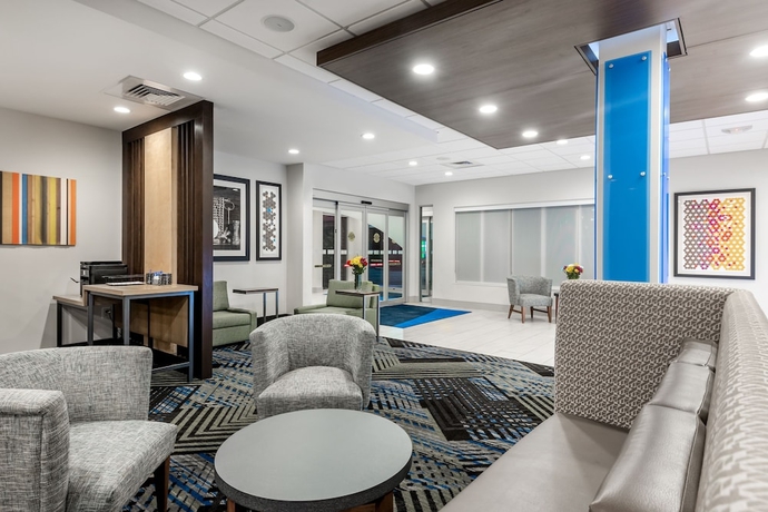 Imagen de los interiores del Hotel Holiday Inn Express and Suites Punta Gorda, An Ihg. Foto 15