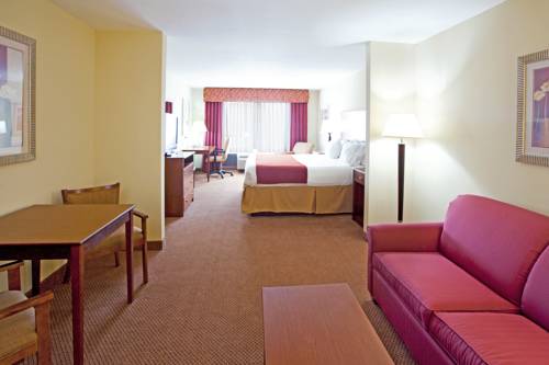 Imagen de la habitación del Hotel Holiday Inn Express and Suites Quincy I-10, An Ihg. Foto 6