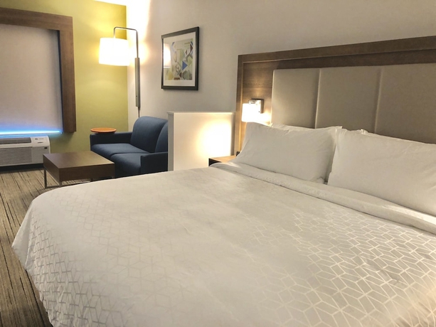 Imagen de la habitación del Hotel Holiday Inn Express and Suites Raleigh Airport - Brier Creek, An Ihg. Foto 11