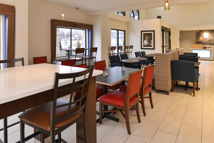 Imagen general del Hotel Holiday Inn Express and Suites Raleigh Ne - Medical Ctr Area, An Ihg. Foto 9