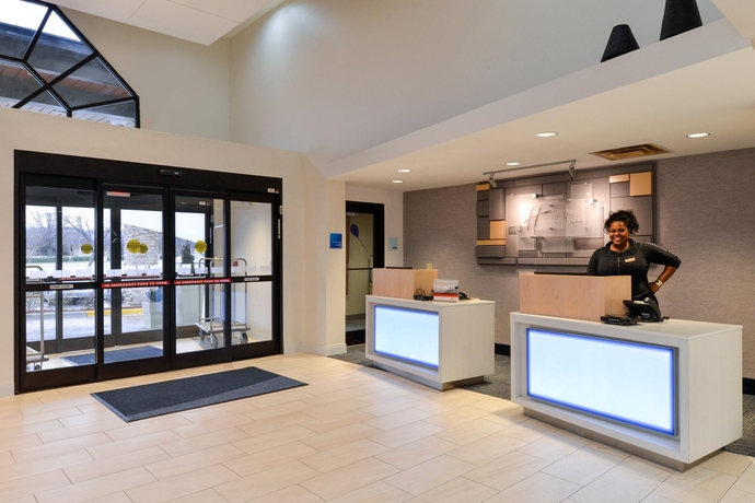 Imagen de los interiores del Hotel Holiday Inn Express and Suites Raleigh Ne - Medical Ctr Area, An Ihg. Foto 16