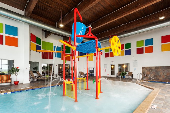 Imagen de la piscina del Hotel Holiday Inn Express and Suites Rapid City, An Ihg. Foto 20