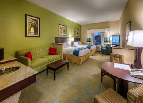 Imagen de la habitación del Hotel Holiday Inn Express and Suites Red Bluff-south Redding, An Ihg. Foto 5