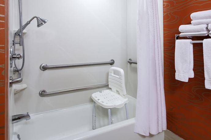 Imagen de la habitación del Hotel Holiday Inn Express and Suites Richmond-Brandermill, an IHG. Foto 16