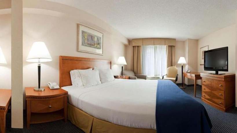 Imagen de la habitación del Hotel Holiday Inn Express and Suites Richmond-Brandermill, an IHG. Foto 17