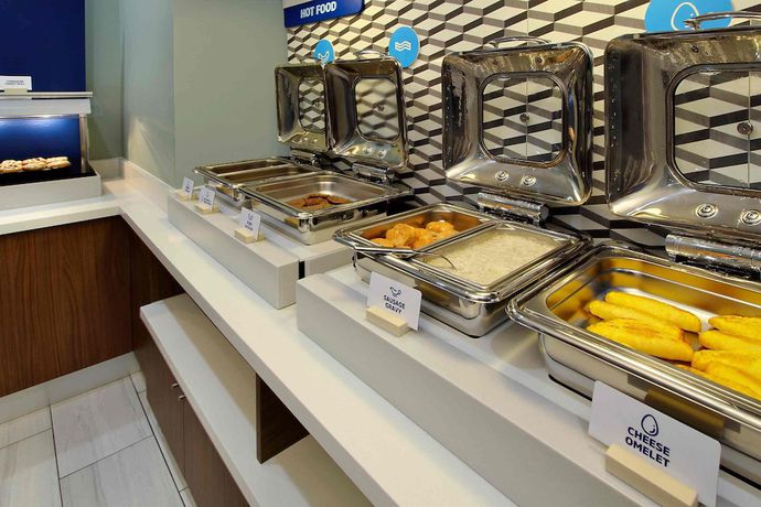 Imagen del bar/restaurante del Hotel Holiday Inn Express and Suites Ridgecrest China Lake, an IHG. Foto 8