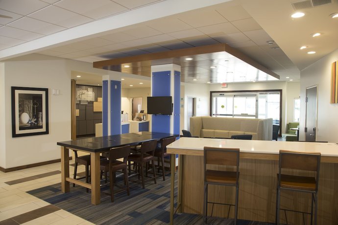 Imagen de los interiores del Hotel Holiday Inn Express and Suites Rochester Hill - Detroit Area by IHG. Foto 16