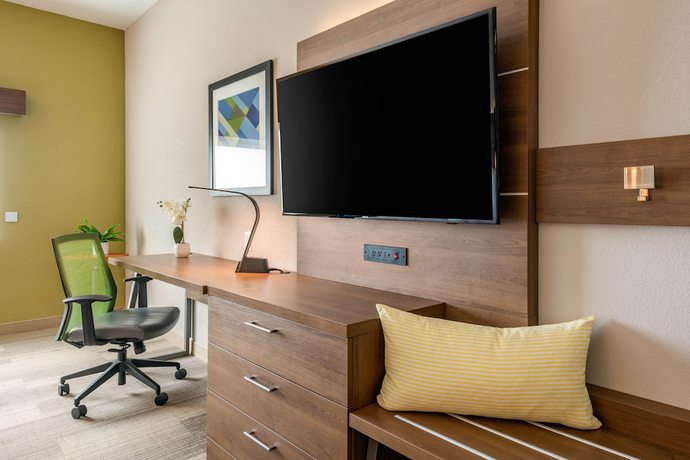 Imagen de la habitación del Hotel Holiday Inn Express and Suites Ruskin, an IHG. Foto 3