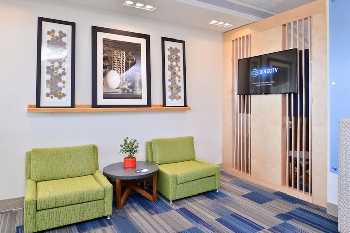 Imagen de los interiores del Hotel Holiday Inn Express and Suites Ruskin, an IHG. Foto 20