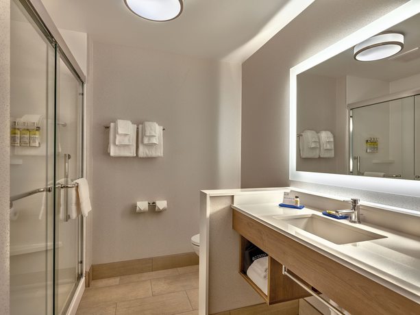 Imagen de la habitación del Hotel Holiday Inn Express and Suites Salem North - Keizer, an IHG. Foto 8