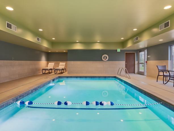 Imagen de la piscina del Hotel Holiday Inn Express and Suites Salem North - Keizer, an IHG. Foto 20
