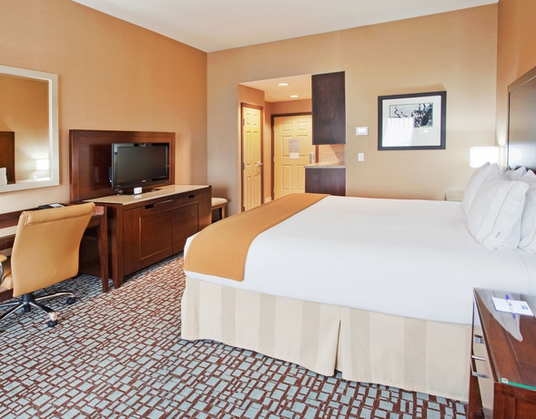 Imagen de los interiores del Hotel Holiday Inn Express and Suites Salinas, An Ihg. Foto 7